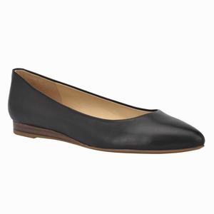 Nine West Ferdi 9x9 Pointy Toe Flats - Black - Ireland (FR9620348)